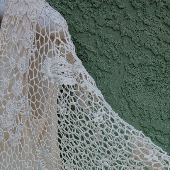 NWT V CRISTINA Natural Woven Knit Butterflies Sheer Top & Sleeveless Lining SM - Picture 5 of 9